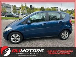 Blu Usata 2012 Mercedes A160 Tre volumi | 4490 € (Buon prezzo)