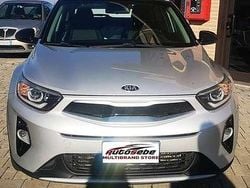 Argento Usata 2018 Kia Stonic SUV | 10.900 € (Ottimo prezzo)