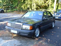Nero Usata 1984 Mercedes 190 Tre volumi | 2500 €