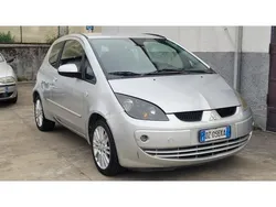 Argento(met.) Usata 2009 Mitsubishi Colt Tre volumi | 2000 €