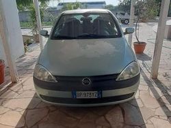 Usata 2001 Opel Corsa Due volumi | 1500 € (Buon prezzo)