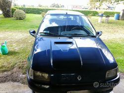 Blu Usata 1995 Renault Clio Tre volumi | 12.500 €