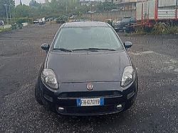 Nero Usata 2017 Fiat Punto Lounge Tre volumi | 4500 € (Cara)