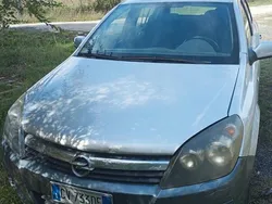 Usata 2005 Opel Astra Tre volumi | 2300 € (Buon prezzo)
