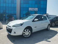 Bianco Usata 2012 Renault Clio IV Dynamique Tre volumi | 5900 € (Buon prezzo)