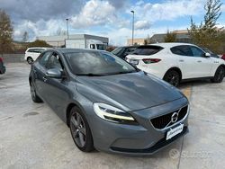 Grigio Usata 2019 Volvo V40 Business Edition Tre volumi | 11.800 € (Cara)