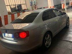 Grigio Usata 2009 VW Jetta Tre volumi | 5300 €
