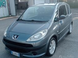 Grigio Usata 2007 Peugeot 1007 Monovolume | 3100 € (Ottimo prezzo)
