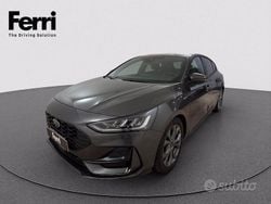 Magnetic grey Usata 2024 Ford Focus ST-Line Tre volumi | 19.780 € (Buon prezzo)
