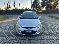Grigio Usata 2013 Hyundai i20 Edition Tre volumi | 2600 € (Super prezzo)