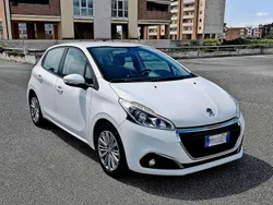 Usata 2018 Peugeot 208 Allure Due volumi | 6700 € (Ottimo prezzo)