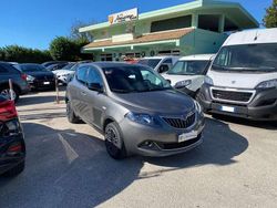 Grigio scuro metallizzato Usata 2023 Lancia Ypsilon Gold Due volumi | 12.490 € (Buon prezzo)