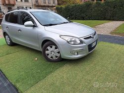 Grigio Usata 2011 Hyundai i30 Tre volumi | 5000 € (Cara)