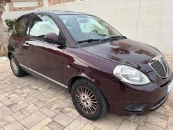 Usata 2009 Lancia Ypsilon Due volumi | 2500 € (Buon prezzo)