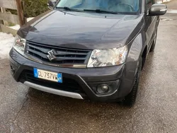 Usata 2013 Suzuki Grand Vitara SUV | 14.000 €