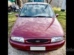 Rosso Usata 1997 Ford Fiesta Due volumi | 1500 € (Buon prezzo)