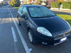 Nero Usata 2009 Fiat Punto Active Tre volumi | 2300 € (Buon prezzo)