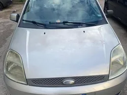 Usata 2004 Ford Fiesta Due volumi | 1000 € (Ottimo prezzo)