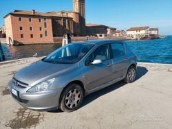 Grigio Usata 2004 Peugeot 307 S Tre volumi | 1650 € (Molto cara)