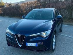Blu Usata 2019 Alfa Romeo Stelvio Executive SUV | 19.900 € (Buon prezzo)