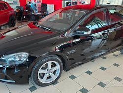 Nero Usata 2015 Volvo V40 Summum Tre volumi | 4999 € (Buon prezzo)