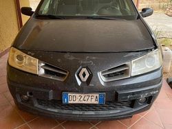 Grigio Usata 2007 Renault 19 Due volumi | 1500 €