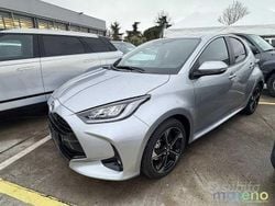 Grigio Nuova 2025 Toyota Yaris Hybrid Lounge Due volumi | 24.890 € (Buon prezzo)