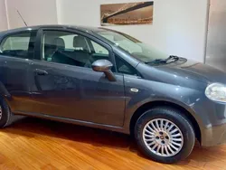 Grigio scuro Usata 2009 Fiat Punto Due volumi | 2500 € (Buon prezzo)