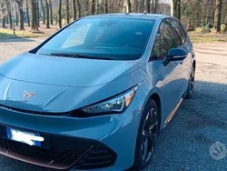 Grigio Usata 2024 Cupra Born e-Boost Due volumi | 35.000 € (Molto cara)