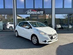 Bianco Usata 2014 Peugeot 208 Active Due volumi | 5490 € (Ottimo prezzo)