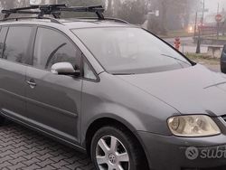 Grigio Usata 2006 VW Touran Monovolume | 2350 €