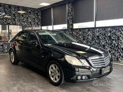 Nero Usata 2010 Mercedes E200 Elegance Tre volumi | 8900 € (Ottimo prezzo)