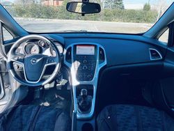 Usata 2015 Opel Astra S Station wagon | 5100 € (Buon prezzo)