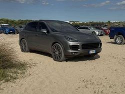Usata 2015 Porsche Cayenne SUV | 30.900 € (Molto cara)
