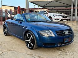 Blu Usata 2004 Audi TT Roadster Cabrio | 11.900 €