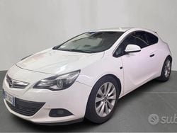 Bianco Usata 2011 Opel Astra GTC Cosmo Tre volumi | 4999 € (Buon prezzo)