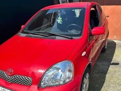 Rosso Usata 2003 Toyota Yaris Sol Due volumi | 2500 € (Buon prezzo)