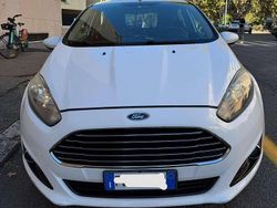Bianco Usata 2015 Ford Fiesta Titanium Tre volumi | 3900 € (Buon prezzo)
