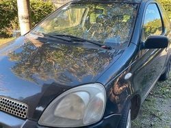 Nero Usata 2002 Toyota Yaris Tre volumi | 1000 € (Super prezzo)