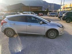 Argento Usata 2013 Ford Focus Titanium Tre volumi | 7500 € (Buon prezzo)