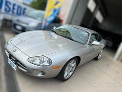 Argento Usata 1998 Jaguar XK8 Coupé | 19.900 € (Ottimo prezzo)