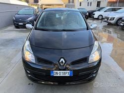 Nero Usata 2008 Renault Clio II Dynamique Tre volumi | 3499 € (Buon prezzo)