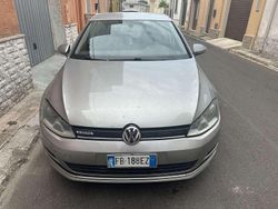 Usata 2016 VW Golf Comfortline Tre volumi | 5900 € (Cara)