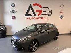 Grigio Usata 2016 Peugeot 208 GT-line Due volumi | 8000 € (Buon prezzo)