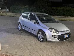 Grigio Usata 2011 Fiat Punto Evo Due volumi | 2500 € (Buon prezzo)