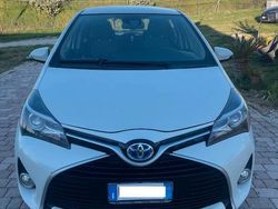 Usata 2016 Toyota Yaris Hybrid Tre volumi | 9800 €