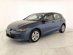 Anemone blue metallizzato Usata 2025 VW Golf Life Tre volumi | 25.500 € (Super prezzo)