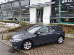 Grigio Usata 2022 VW Golf VIII Life Tre volumi | 20.500 € (Ottimo prezzo)