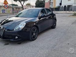 Nero Usata 2014 Alfa Romeo Giulietta Exclusive Tre volumi | 6999 € (Buon prezzo)