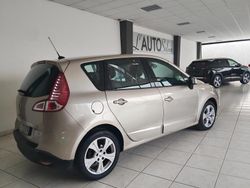 Beige Usata 2012 Renault Scénic III Bose Edition Monovolume | 3900 € (Buon prezzo)